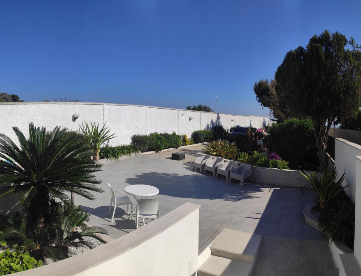 Seagull Apartments - Front And Sea View & Airport Bari Exterior foto